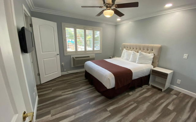photo 5 of Lone Oak Lodge