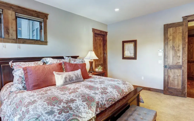 photo 5 of Lone Star Lodge 3 Bedroom Townhouse by RedAwning