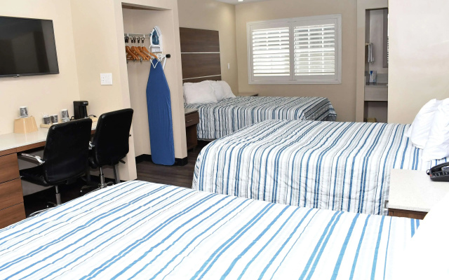 photo 3 of Travelodge by Wyndham Long Beach Convention Center