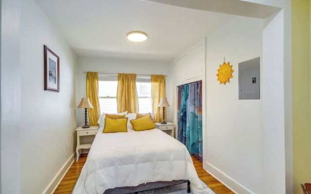 photo 3 of Long Beach Cottage, Walk to Beach & Downtown!