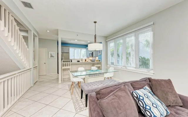 photo 4 of Longboat Key Cedars Beach House-pet Friendly-2 Minute To The Beach