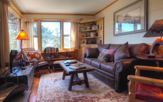 photo 4 of Longs Peak Lookout Cabin - 3 Br Cabin
