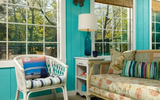photo 2 of Looking Glass Beachfront Inn