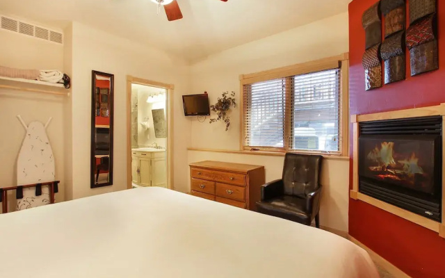 photo 3 of Lookout Mountain 27b 1 Bedroom Condo by RedAwning