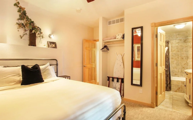 photo 4 of Lookout Mountain 27b 1 Bedroom Condo by RedAwning