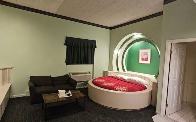 photo 3 of Loop Inn Motel