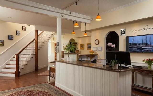 photo 2 of Lord Camden Inn