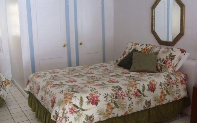 photo 2 of Lorelei Resort Motel