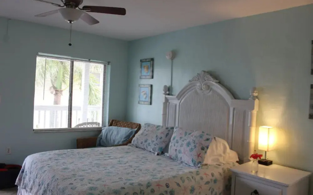 photo 5 of Lorelei Resort Motel