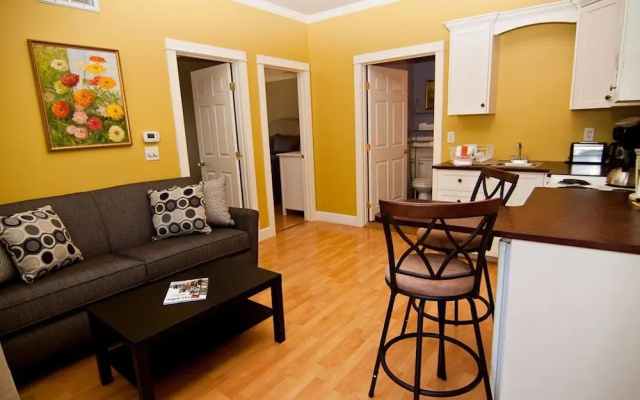 photo 2 of Lori Lanes 'juliet Cottage' ~ 2 Bedroom ~ Downtown