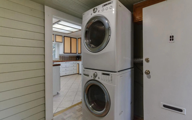 photo 2 of Los Angeles 3 Bedroom Charmer with Large Guest House