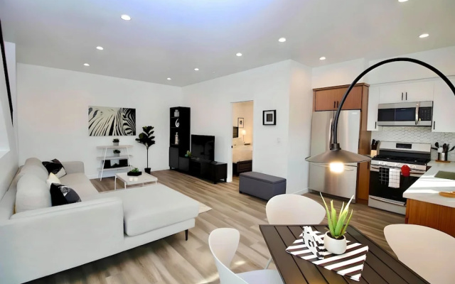 photo 2 of Los Angeles 3BR Villa Suites-FreeParking