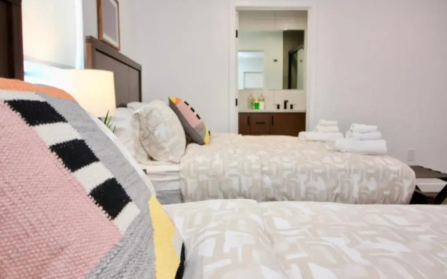 photo 3 of Los Angeles 3BR&3BT Villa Suites with Free Parking