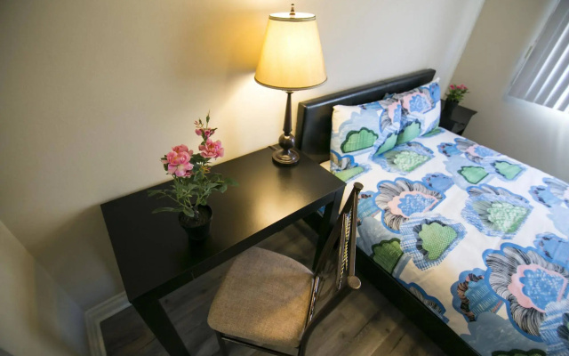 photo 3 of Los Angeles Downtown Apartments