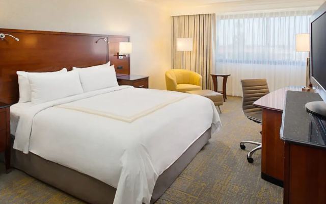 photo 3 of Los Angeles Marriott Burbank Airport