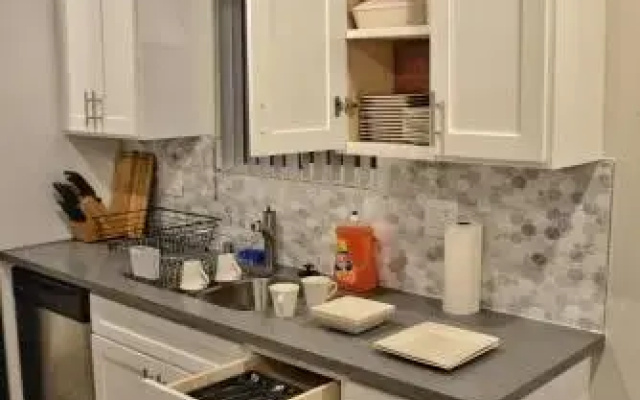 photo 2 of Los Angeles RoomRentals near USC