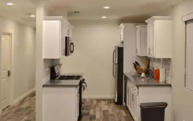 photo 4 of Los Angeles RoomRentals near USC
