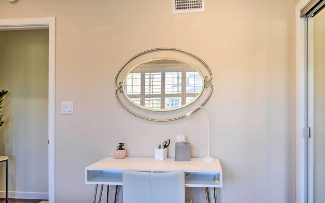 photo 4 of Los Angeles Suite w/ Covered Patio Area!