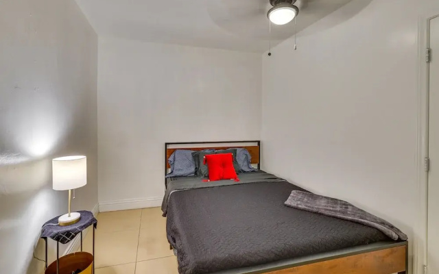 photo 3 of Los Angeles Vacation Rental: 9 Mi to Downtown!
