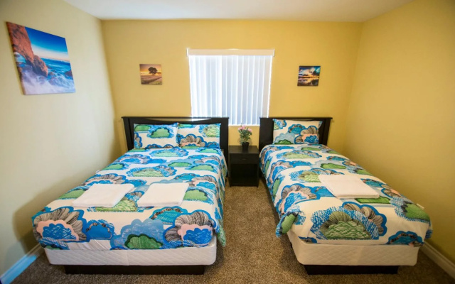 photo 2 of Los Angeles Vacation Rooms
