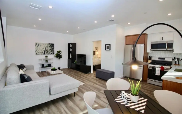 photo 2 of Los Angeles Villas 3BR 3BT Parking
