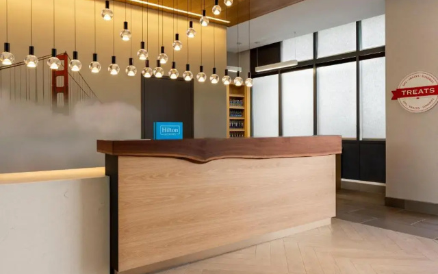 photo 2 of Hampton Inn & Suites San Mateo-San Francisco Airport