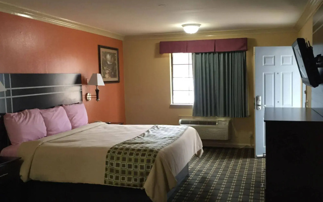 photo 3 of Lotus Inn