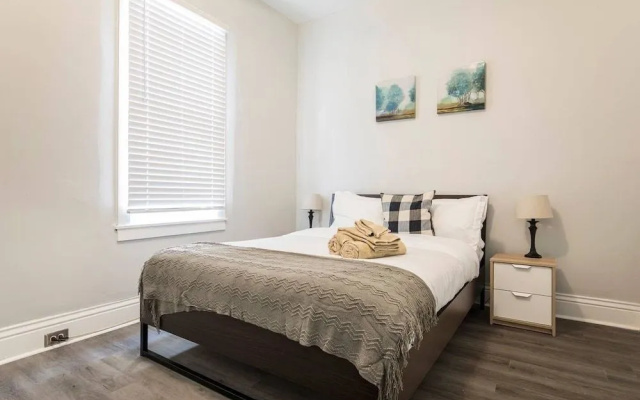 photo 2 of Louisville Dream House 4BR/2BA  by CozySuites