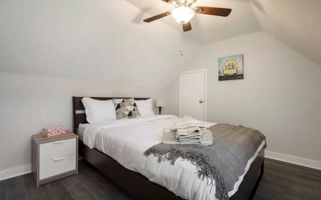 photo 4 of Louisville Dream House 4BR/2BA  by CozySuites