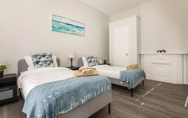 photo 5 of Louisville Dream House 4BR/2BA  by CozySuites