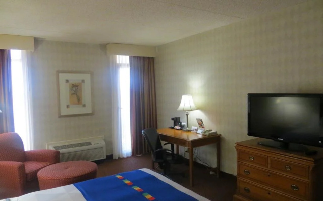photo 4 of Love Field Hotel and Suites