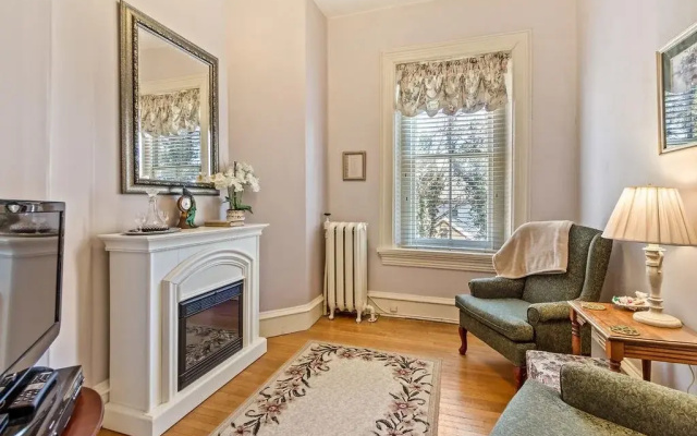 photo 5 of Lovelace Manor Bed & Breakfast
