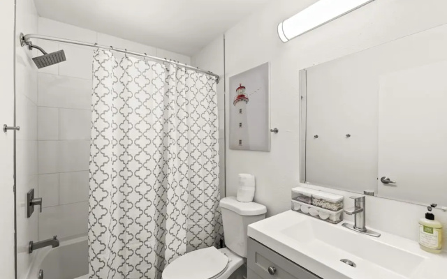 photo 5 of Lovely 1-bedroom condo in Biltmore