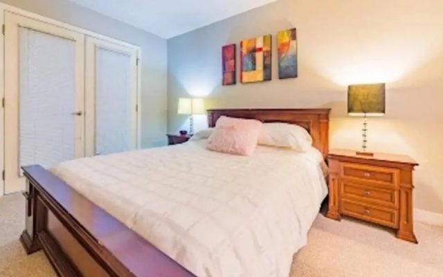 photo 2 of Lovely 2 Bedroom 2 Bathroom Apartment in the Nation s Capital 4 Guests