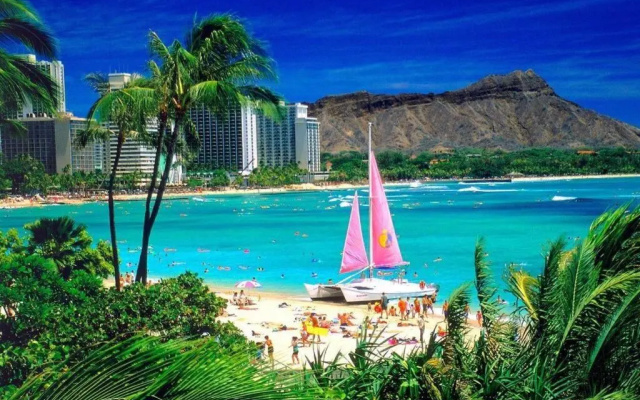 photo 2 of Lovely 2 Beds 2 bath free Parking at Waikiki Beach