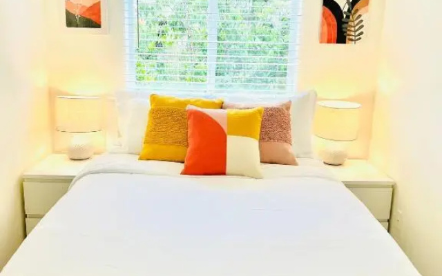 photo 4 of Lovely 2-story 2-bedroom unit with free secure parking