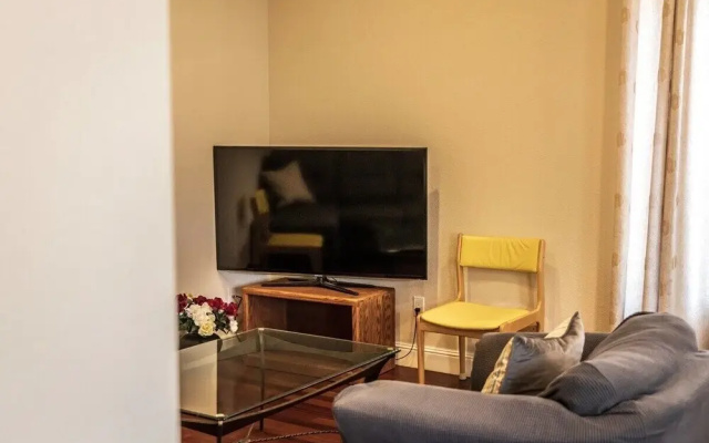 photo 2 of Lovely 2-bedroom in Cupertino