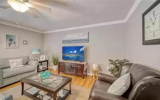 photo 2 of Lovely 3 Bedroom Condo On Golf Course