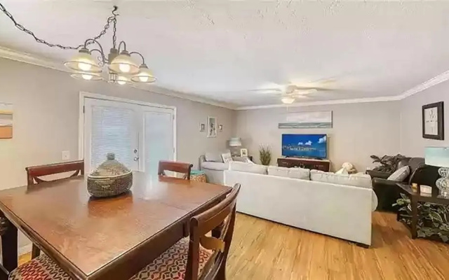 photo 3 of Lovely 3 Bedroom Condo On Golf Course
