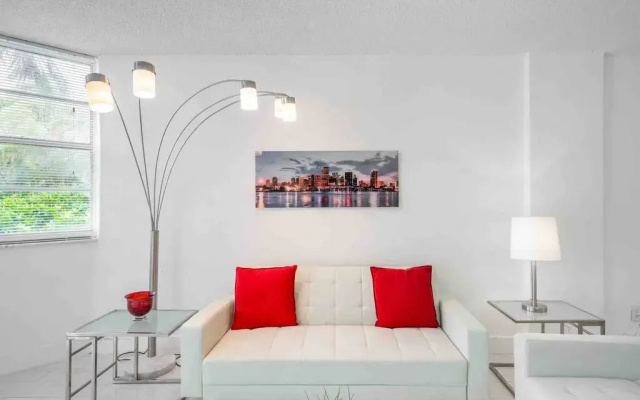 photo 5 of Lovely 3 BR unit by the beach- remodeled-STR-00604