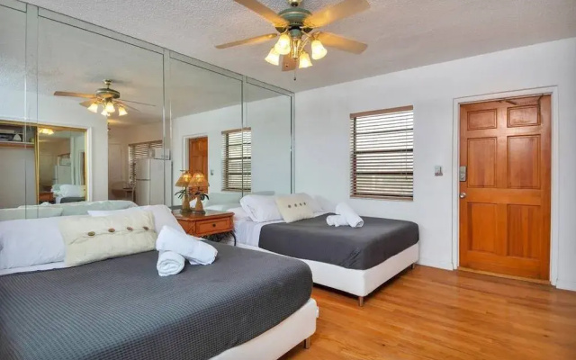 photo 2 of Lovely Apt, Hollywood Beach, 1/2 block from Ocean!