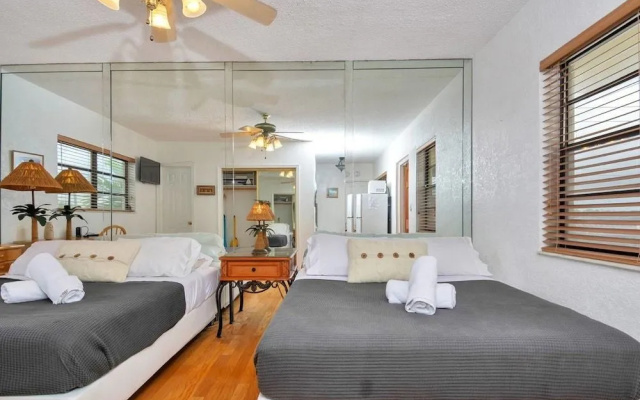 photo 5 of Lovely Apt, Hollywood Beach, 1/2 block from Ocean!