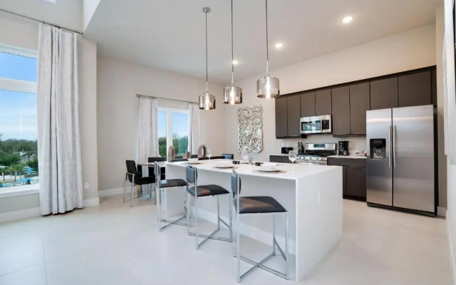 photo 2 of Lovely Condo near Disney w Hotel Amenities - 7770-26-210
