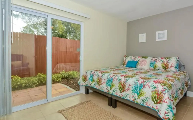 photo 2 of Lovely Cottage near the Beach and Downtown Sarasota