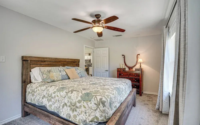 photo 5 of Granbury Cottage, Steps to Lake & Dock!