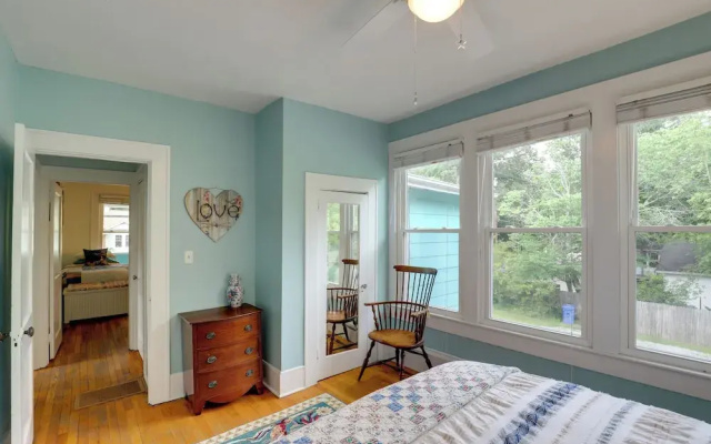 photo 3 of Lovely Hendersonville Retreat ~ 1 Mi to Downtown!
