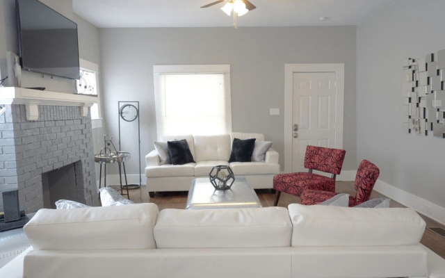 photo 3 of Lovely Laurel-Two Units Sleeps 10