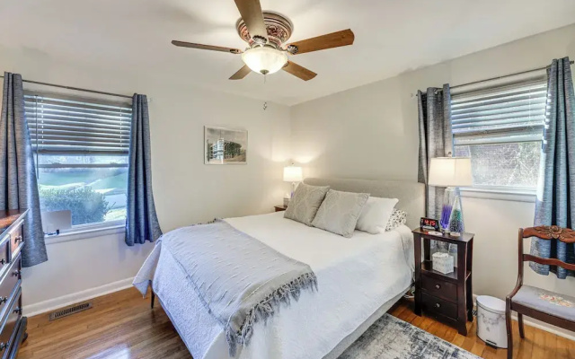 photo 2 of Lovely Lexington Home: 4 Mi to Downtown!