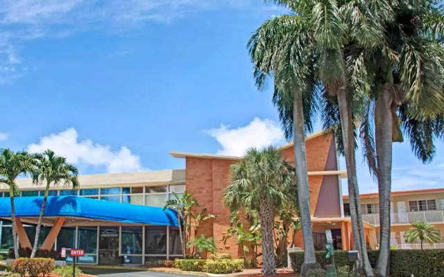 photo 4 of Lovely Little Studio With Pool, Hallandale Beach:)