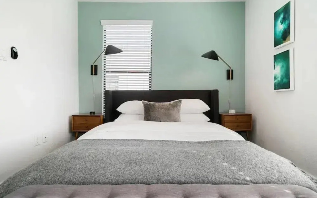photo 4 of Lovely Montrose Suites by Sonder
